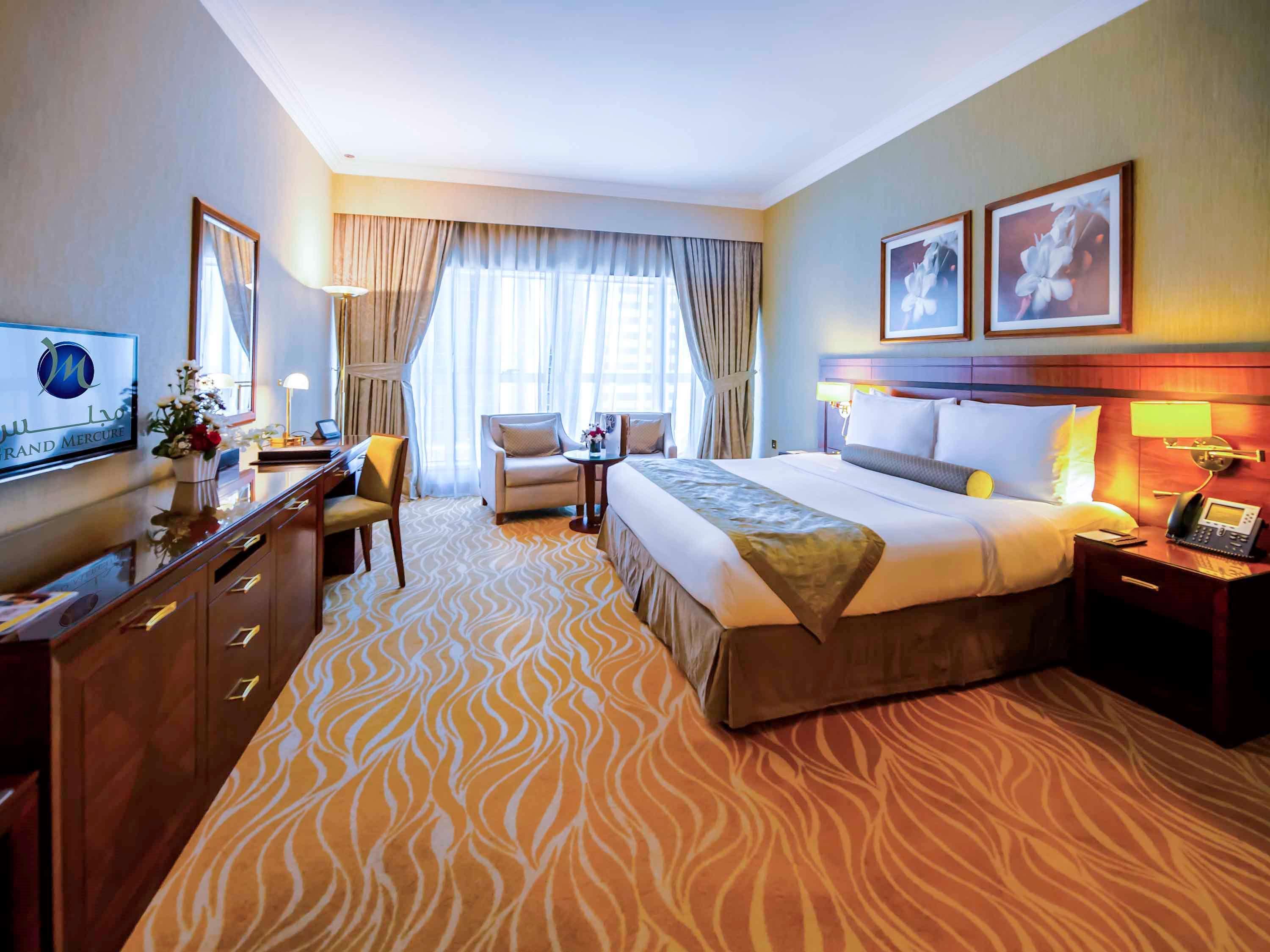 Grand Mercure Majlis Residences Abu Zabi Zewnętrze zdjęcie A room at the Jumeirah Creekside Hotel