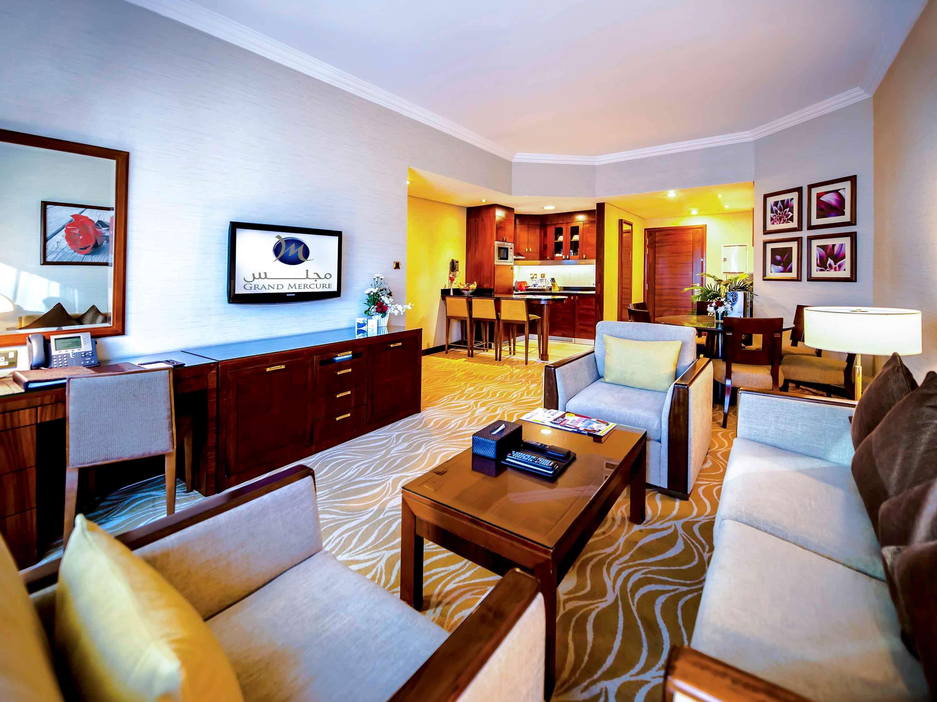 Grand Mercure Majlis Residences Abu Zabi Zewnętrze zdjęcie Suite at Jumeirah Emirates Towers Hotel