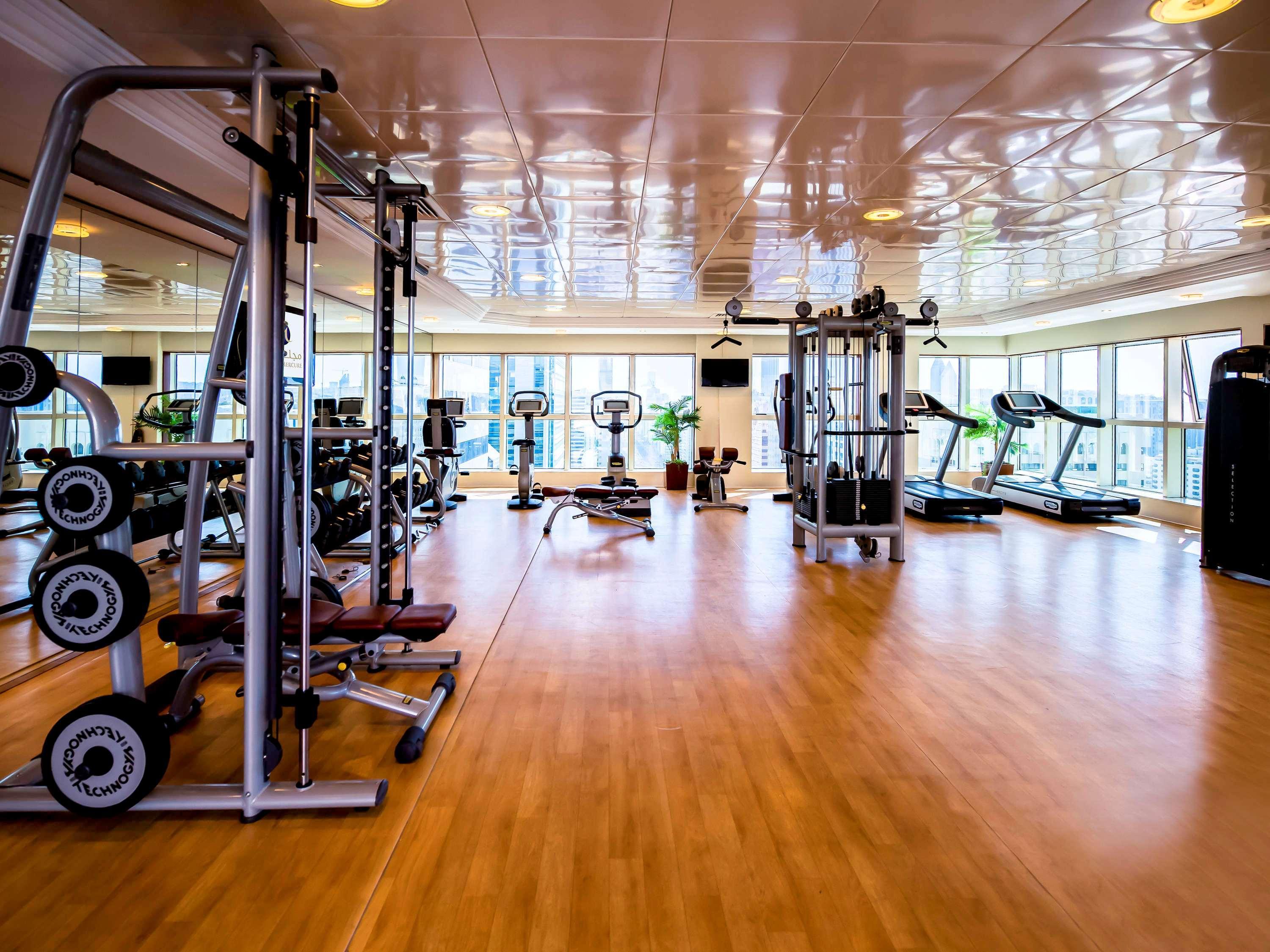 Grand Mercure Majlis Residences Abu Zabi Zewnętrze zdjęcie A gym