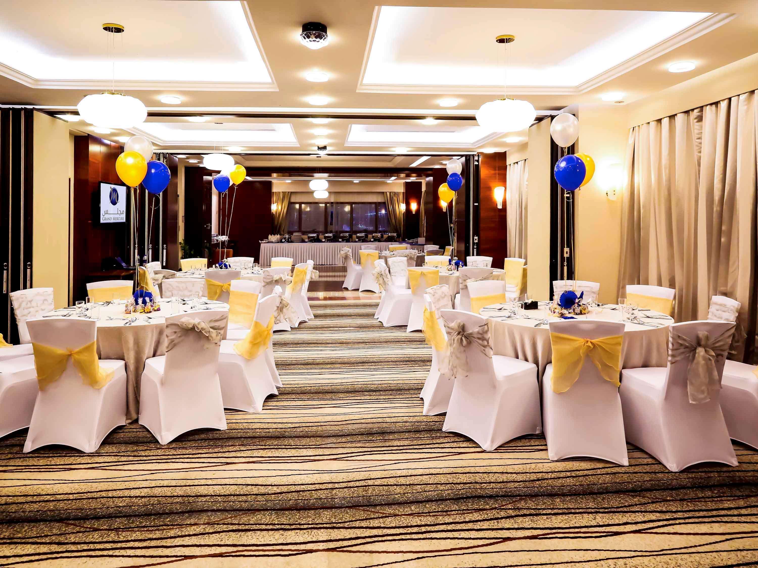 Grand Mercure Majlis Residences Abu Zabi Zewnętrze zdjęcie The ballroom at the hotel